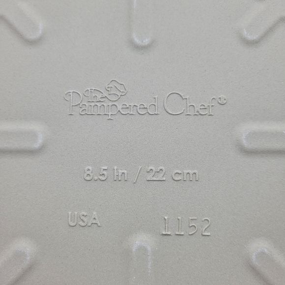 Pampered Chef Personal Size Round Stone-NIP - Picture 6 of 6